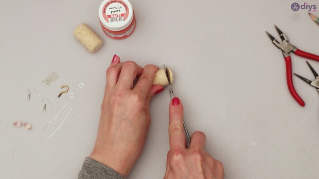 Diy wine cork earring (1)