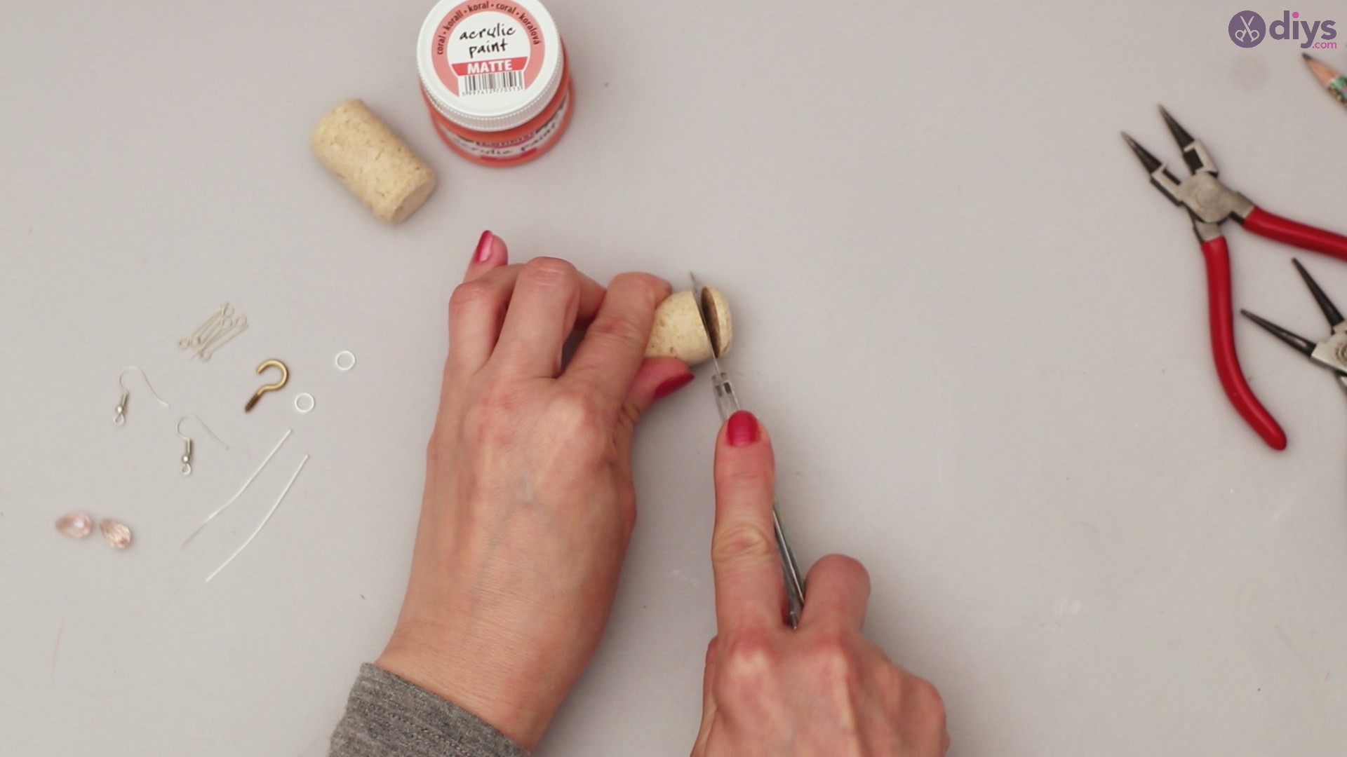 Diy wine cork earring (1)