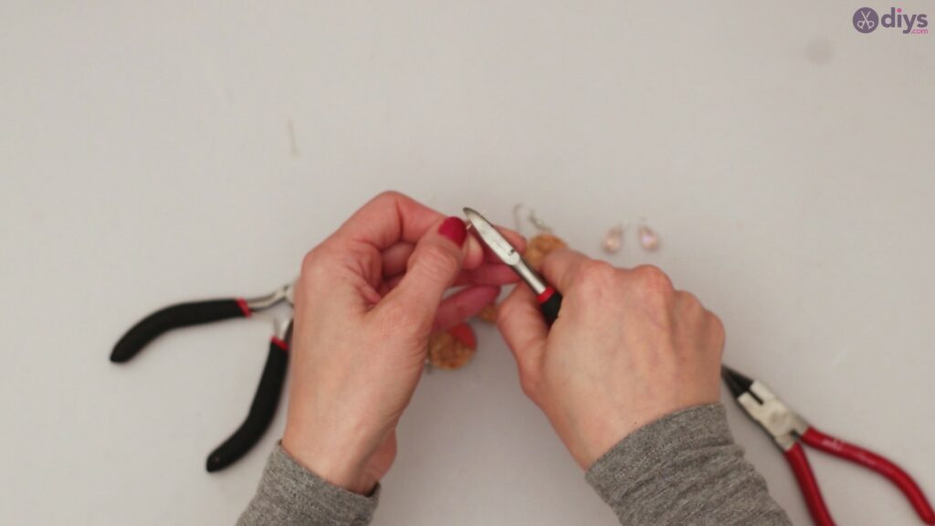 Diy wine cork earring (52)