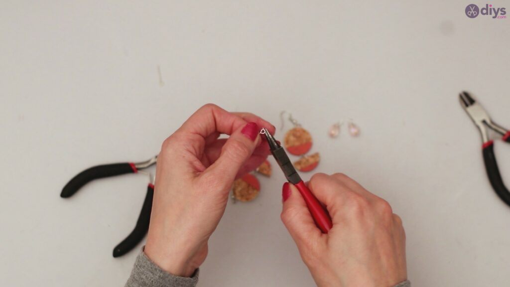 Diy wine cork earring (53)