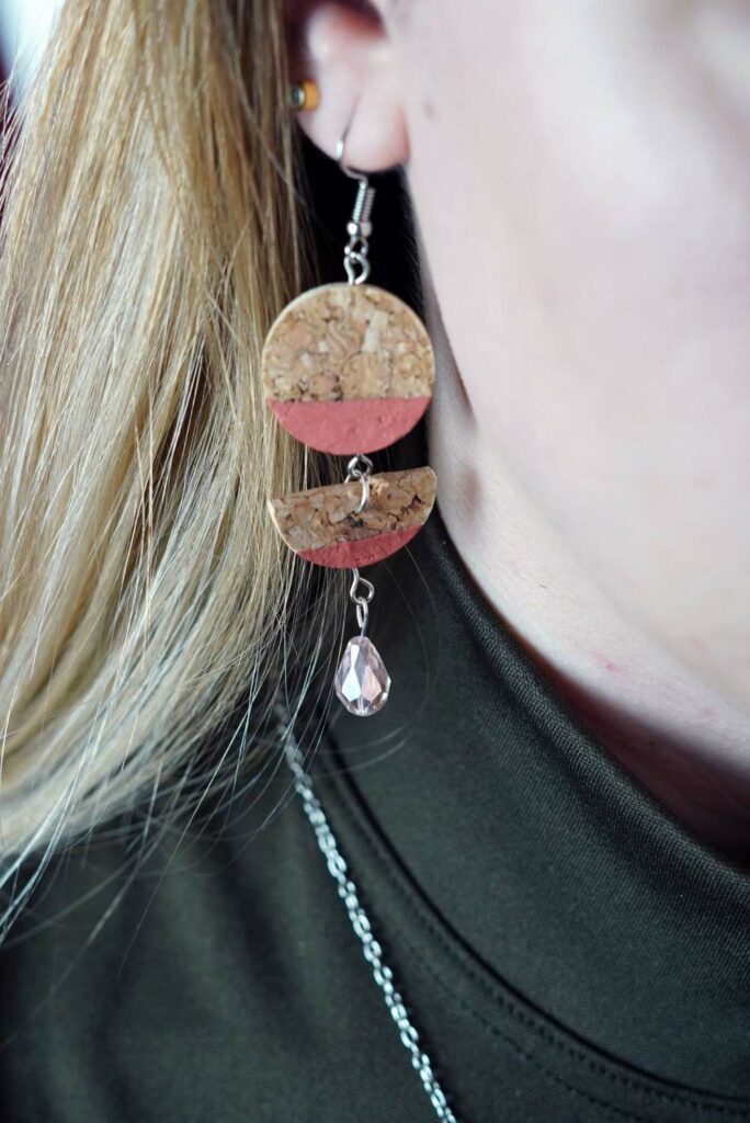 Diy wine cork earring