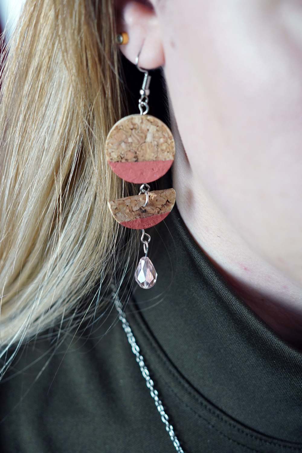 Diy wine cork earring